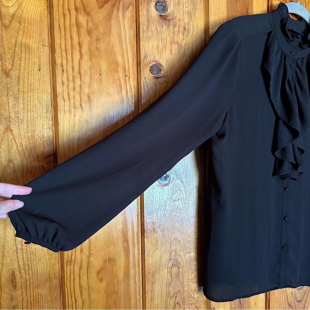 Who What Wear Ruffled Long Sleeve Blouse - Picture 4 of 7